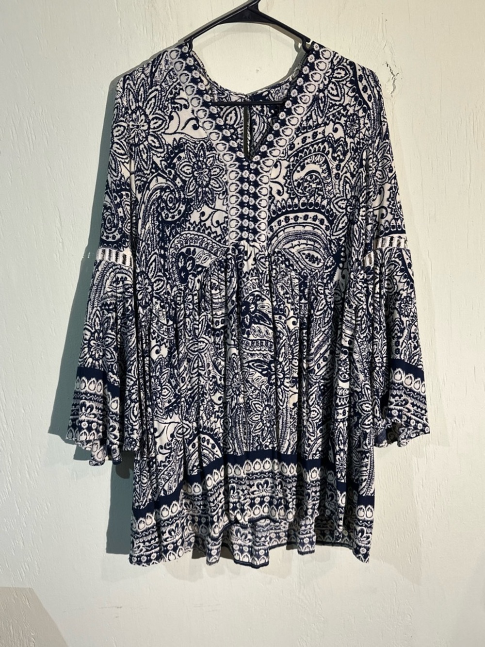 Umgee black & white paisley floral print V-neck bell sleeve boho dress medium